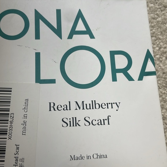 2 Real Mulberry Silk Head Scarfs - Picture 3 of 3